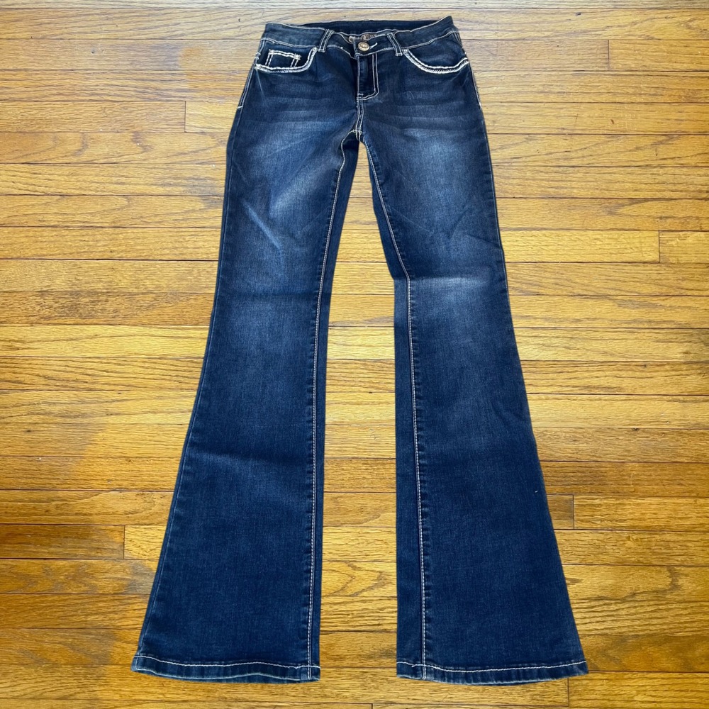 Silver Diva Dark Wash Flare Jeans Studded Embroidered Back Pocket Size 5